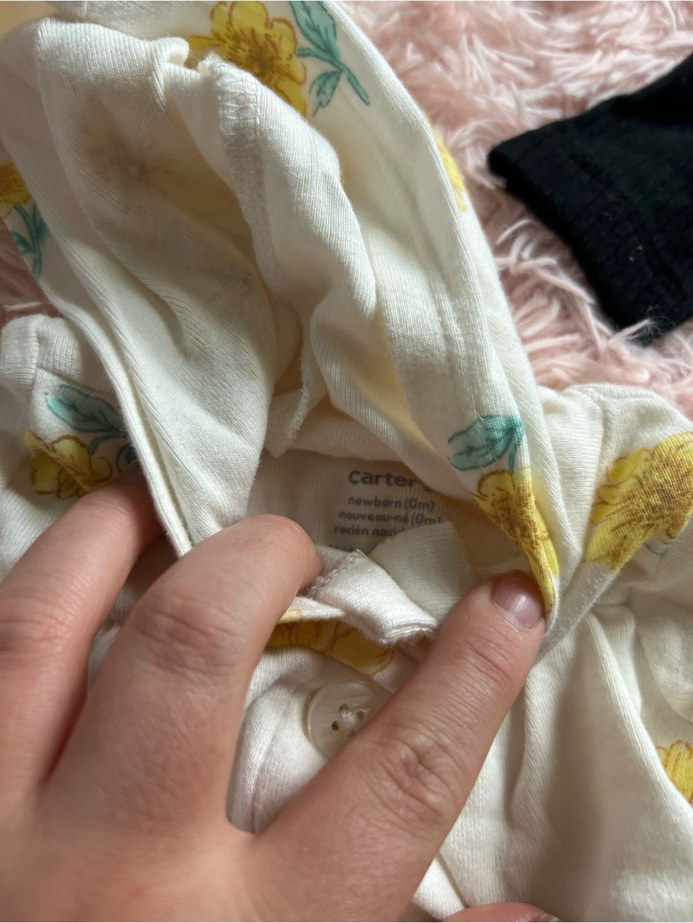 Newborn Carter's Outfit Bundle - Picture 6 of 14